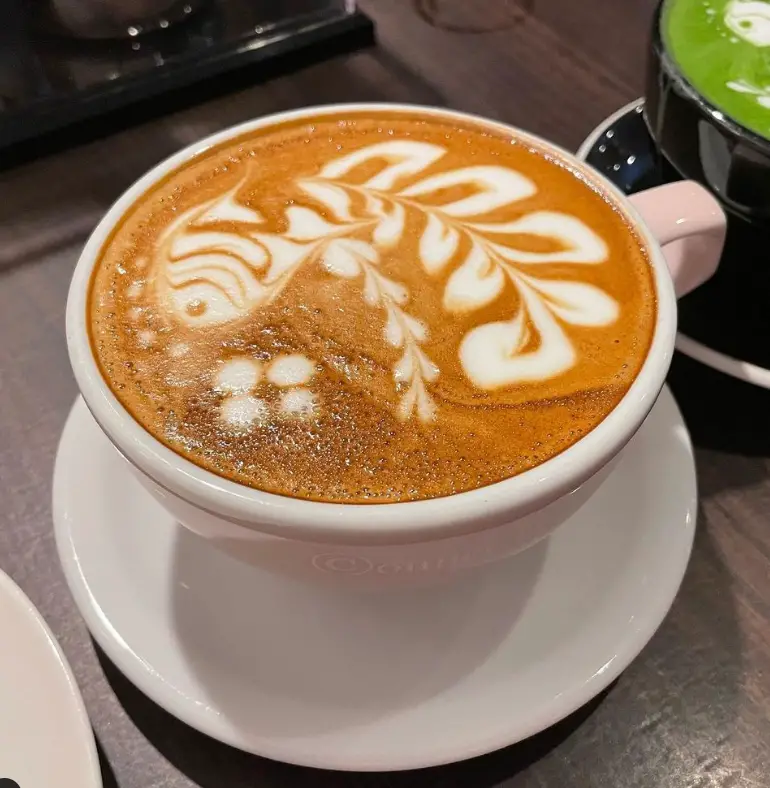 latte art fish design